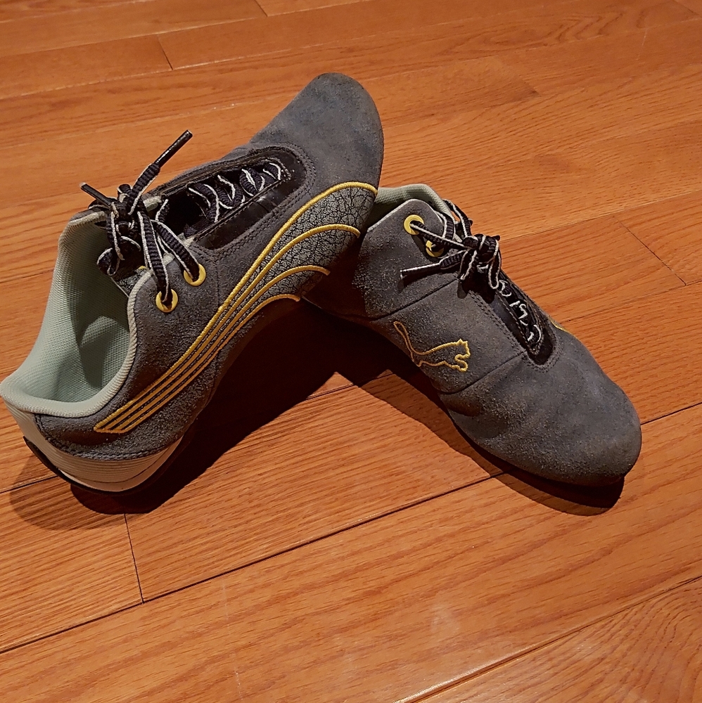 Super cute Puma girls sneakers